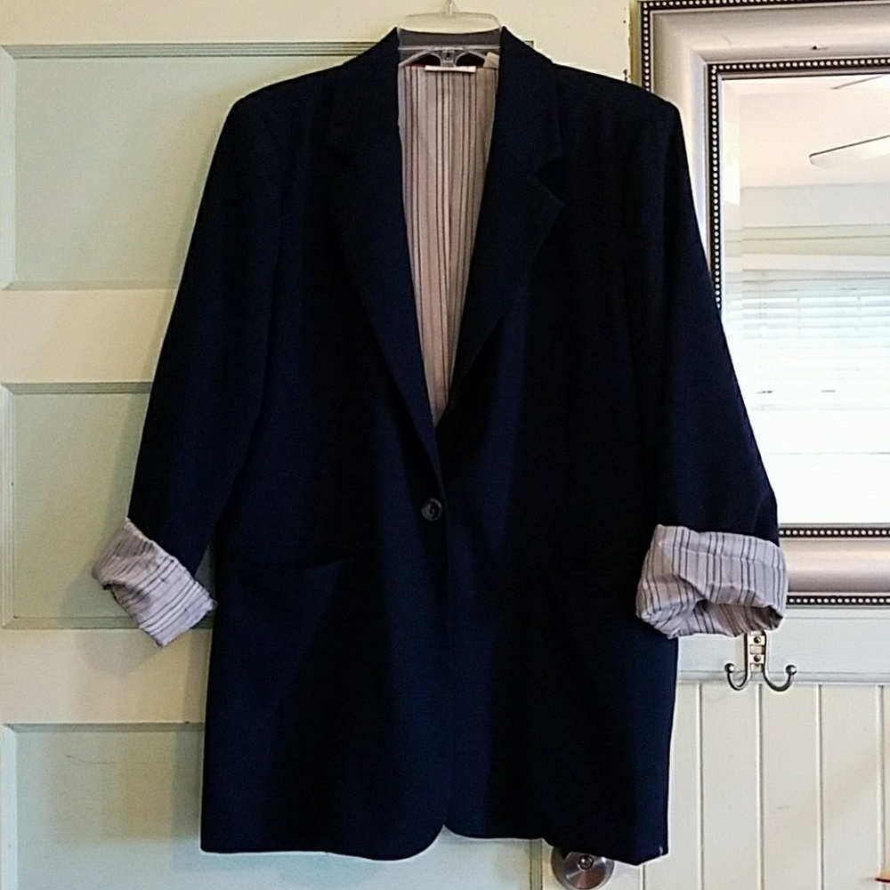 CLASSIC DARK BLUE CASUAL BLAZER