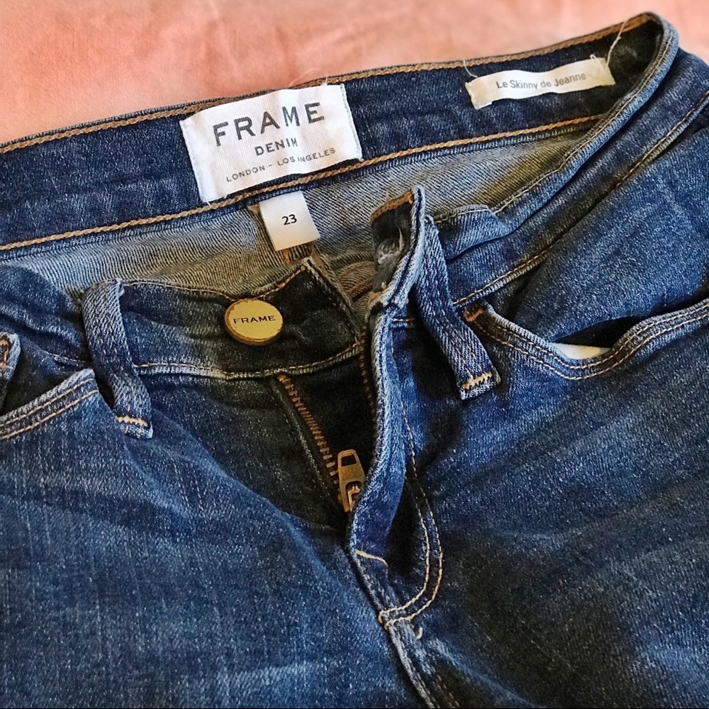 Frame “Le Skinny De Jeanne” Jeans