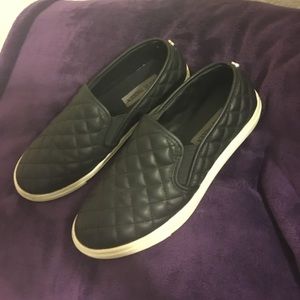 Steve Madden slip ons!!!