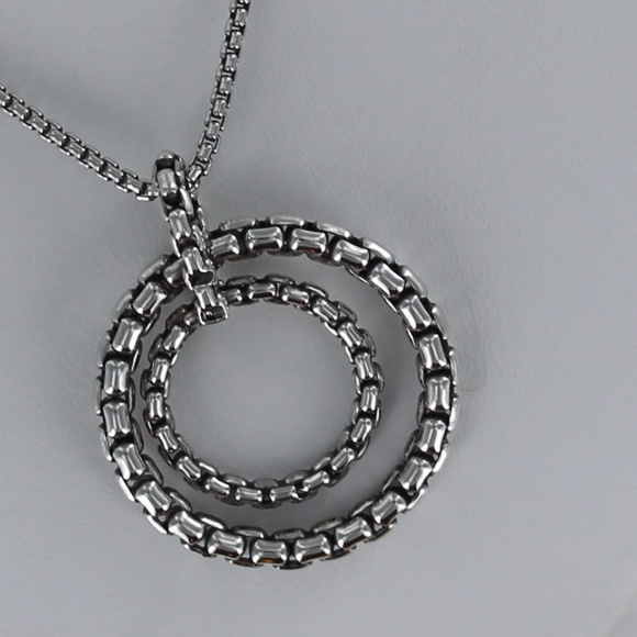 TRADE W/NANCE - Yurman Circle Pendant Necklace - Picture 2 of 6