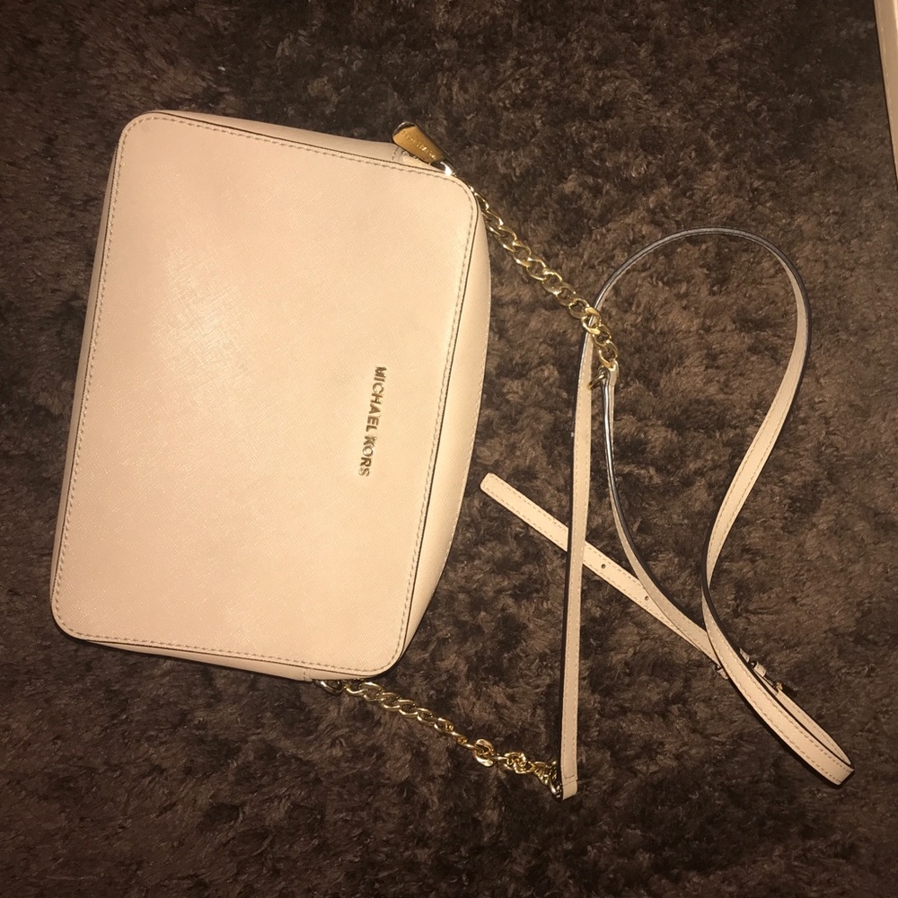 Michael Kors Large Crossbody JetSet in Coral