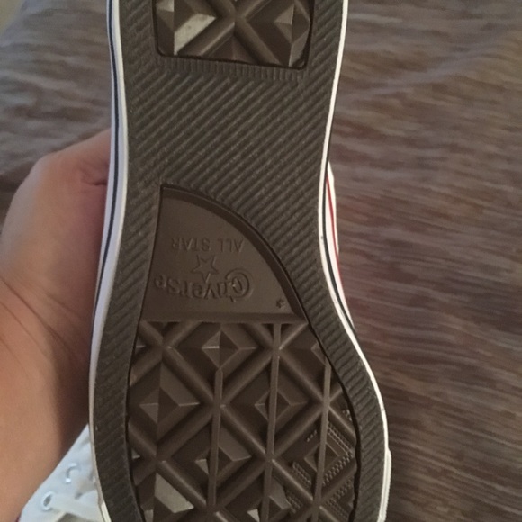 Converse, Size 8 - Picture 2 of 4