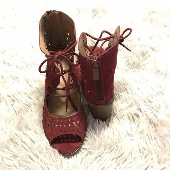 Shoes! - Picture 2 of 3