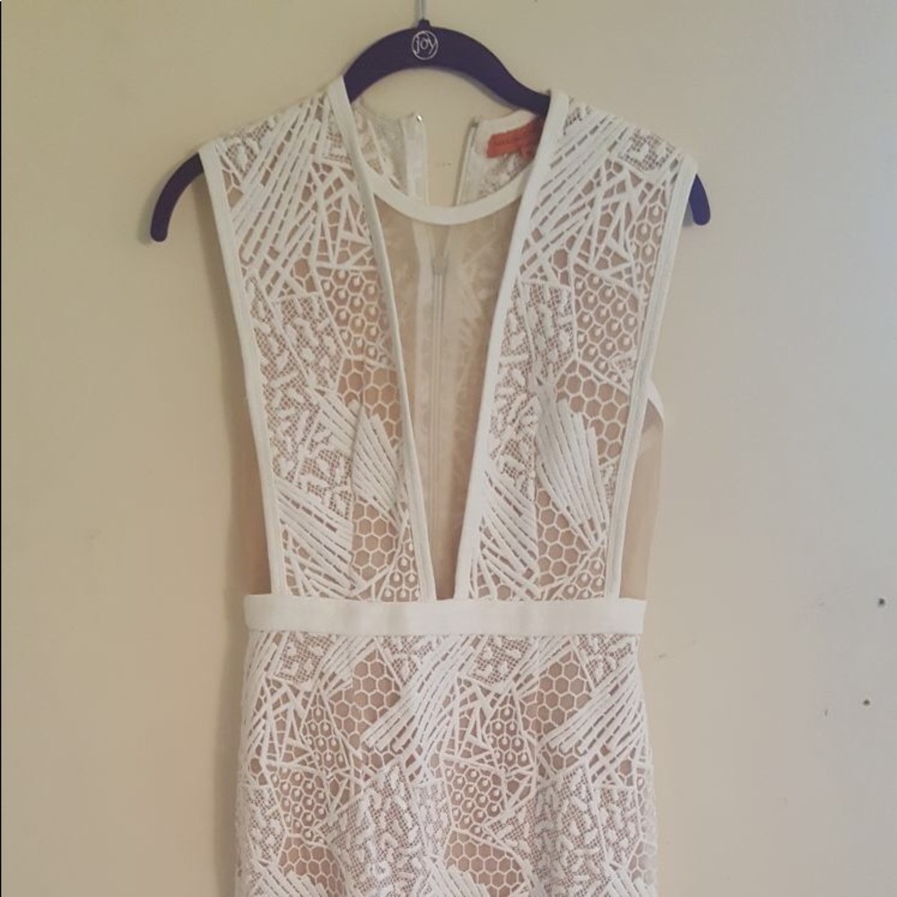 Manning Cartell size 10 AUS/ size 6 US white dress