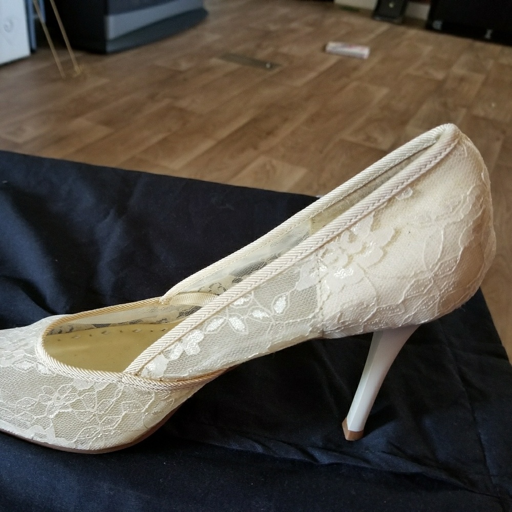Lace Cream Heels