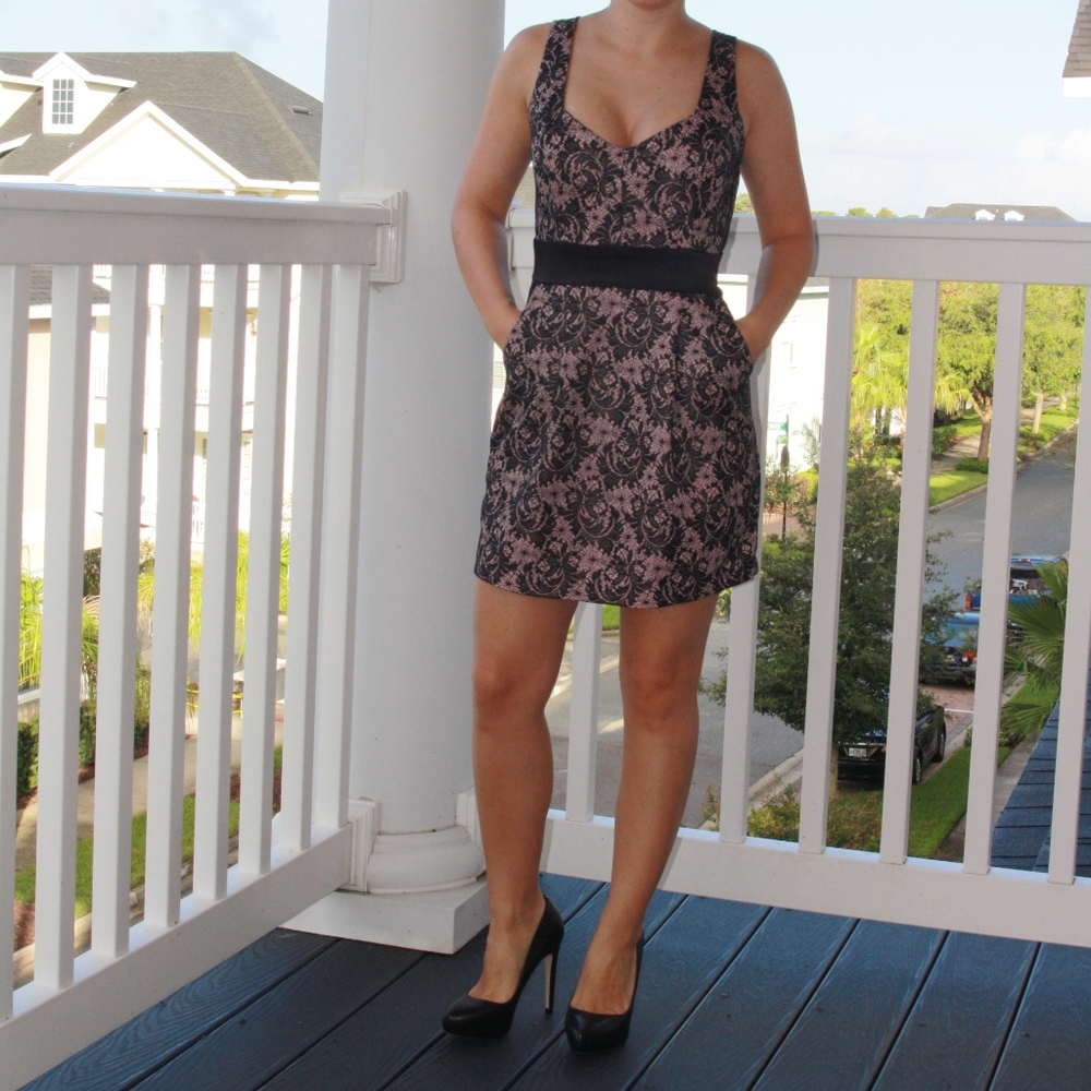 Lace Pink Dress w. Pockets