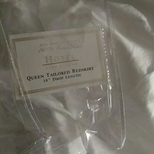 Luxury 100% Cotton Sateen Queen Tailored Bedskirt