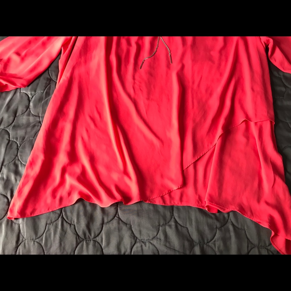 NWT Avenue Coral bottom layered Blouse - Picture 2 of 5