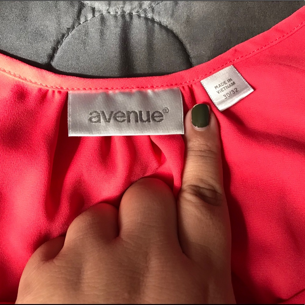 NWT Avenue Coral bottom layered Blouse - Picture 4 of 5