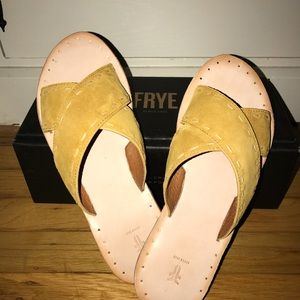 Frye Avery Pickstitch Slide (size 8, yellow)