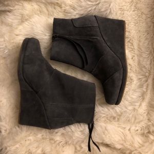 Never worn Toms wedges!