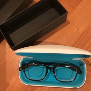 Warby Parker Women’s glasses in plum marble wood