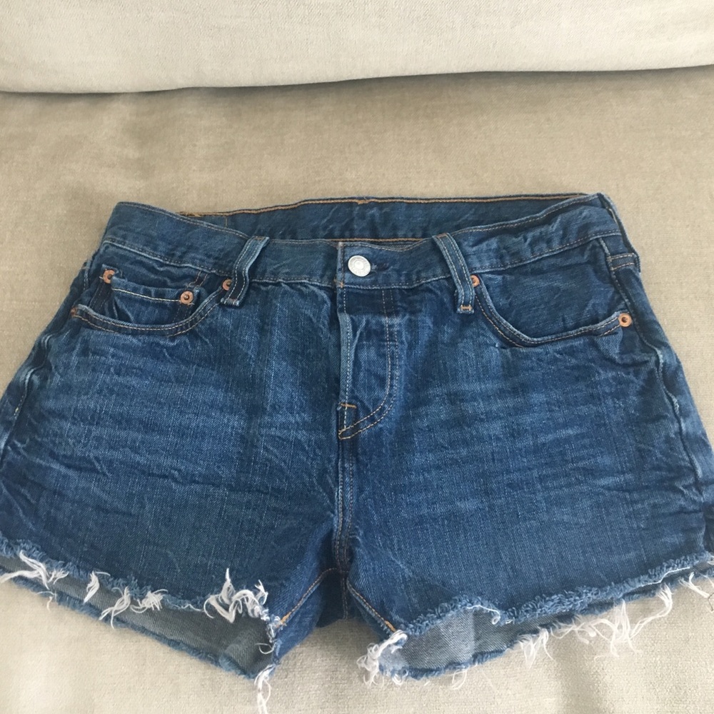 Women's high Waisted Levi Shorts