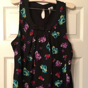 Floral bow top