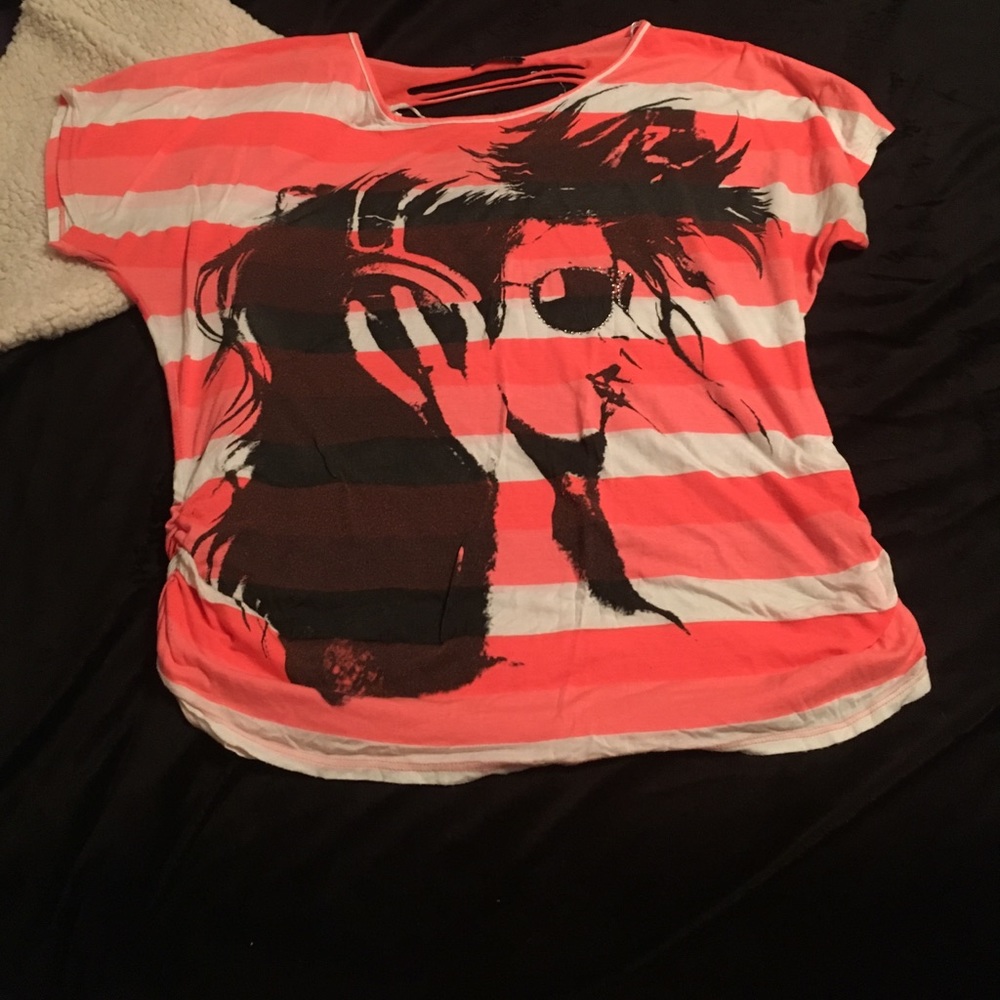 Oversized tee with cut out back