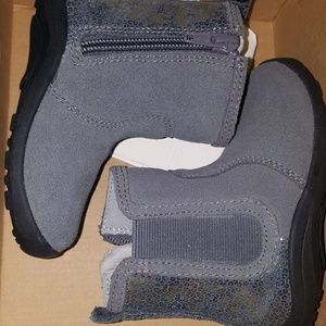 Stride Rite SRT Boots 6 New