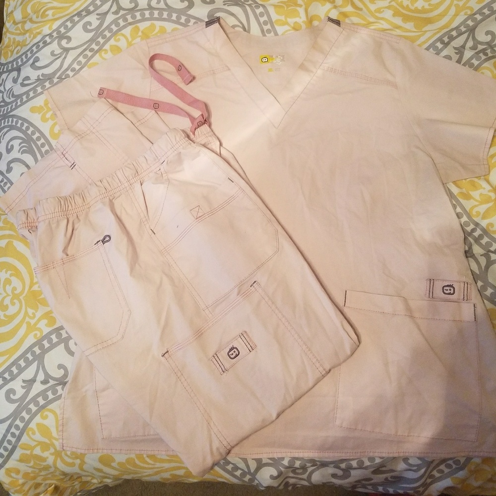 Scrub set
