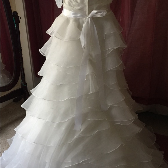 Alfred Angelo diamond white gown - Picture 2 of 5