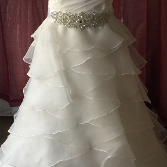 Alfred Angelo diamond white gown - Picture 5 of 5