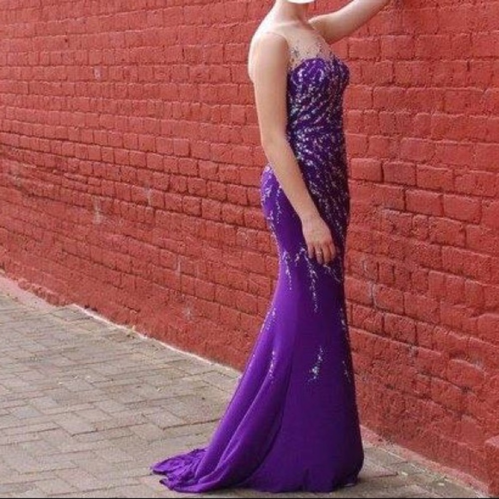 Prom and pageant gown