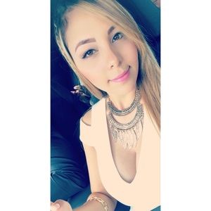 Meet your Posher, Mayra