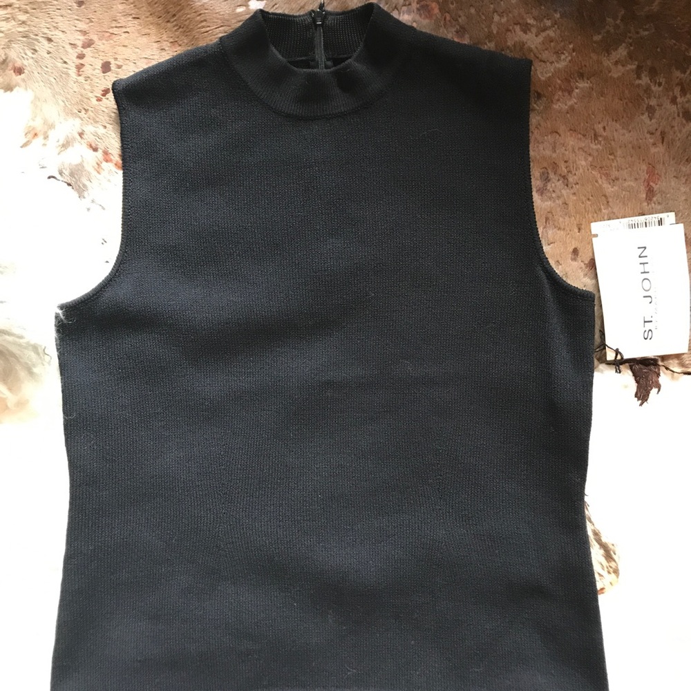 St. John Sleeveless Top