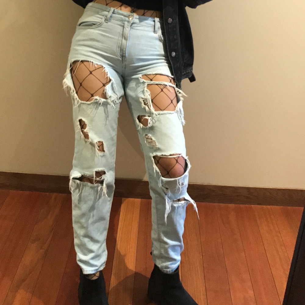 Forever 21 Distressed Boyfriend Jeans