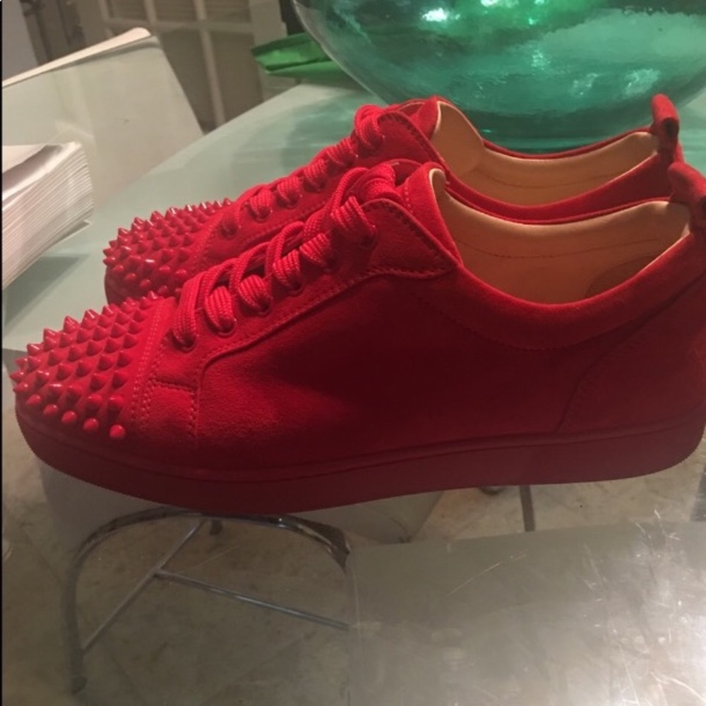 Red bottom - Picture 2 of 4