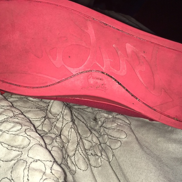 Red bottom - Picture 4 of 4