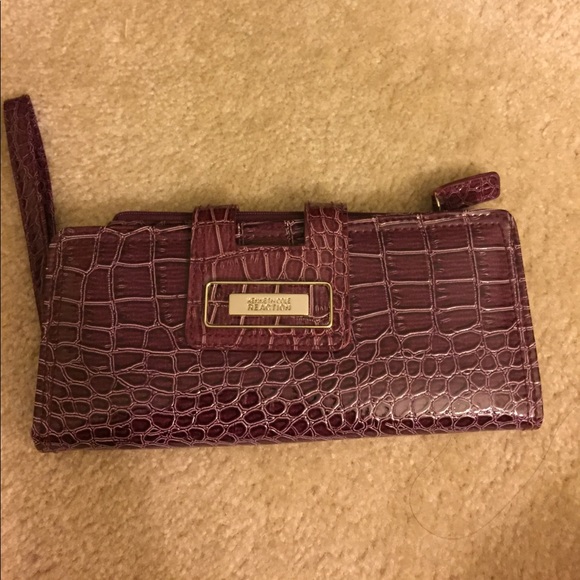 Kenneth Cole Reaction Purse - Picture 1 of 2
