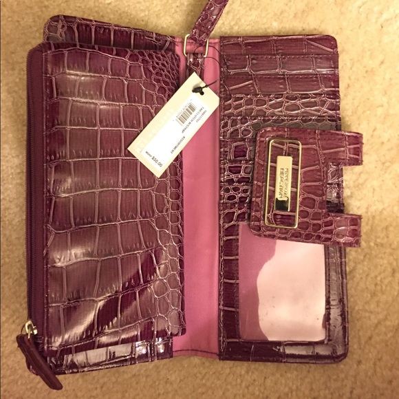 Kenneth Cole Reaction Purse - Picture 2 of 2