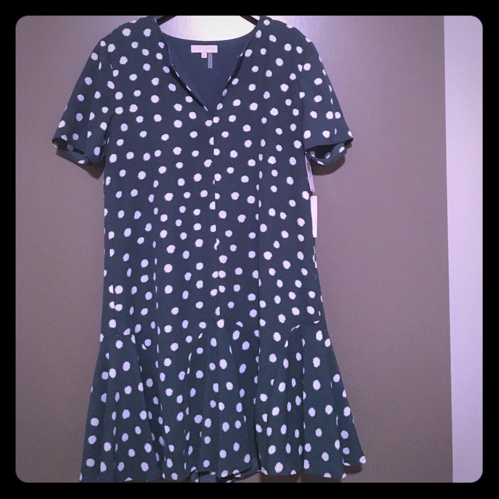 Flowy, Short sleeve, green polka dot dress