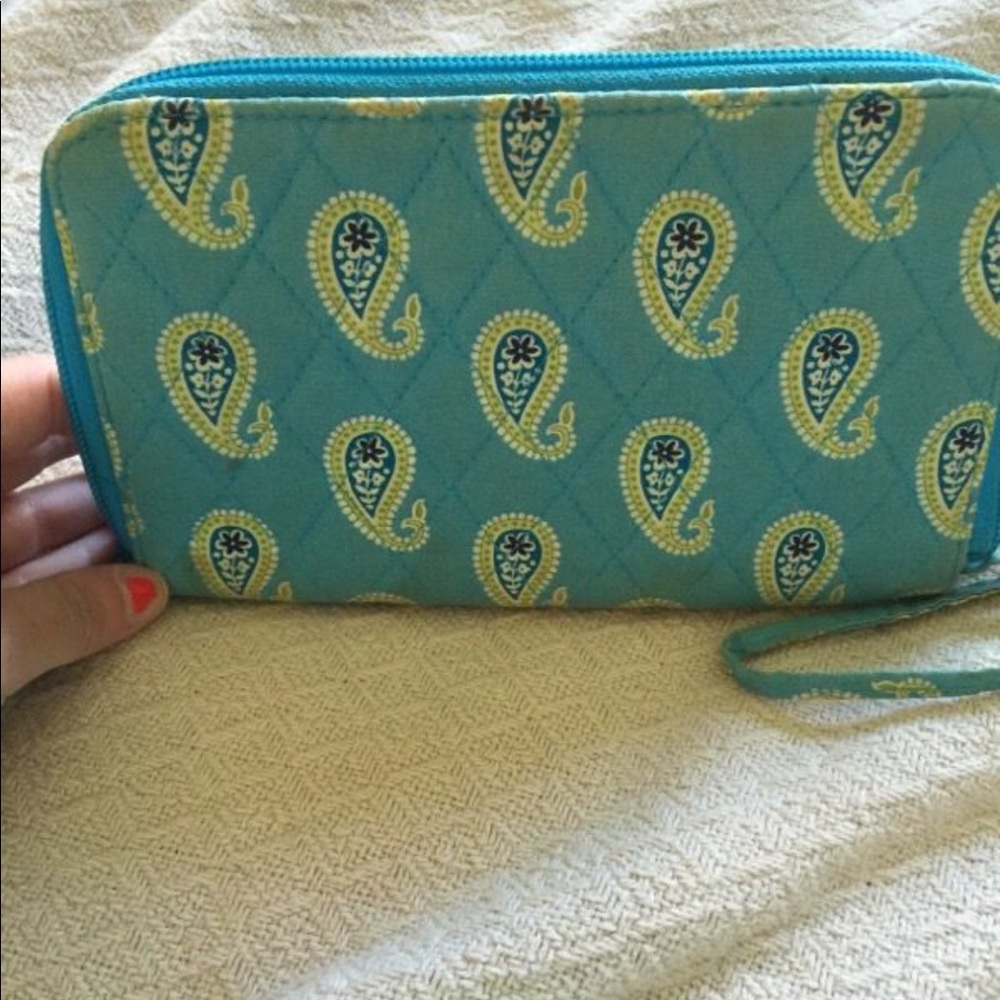 Wallet/wristlet