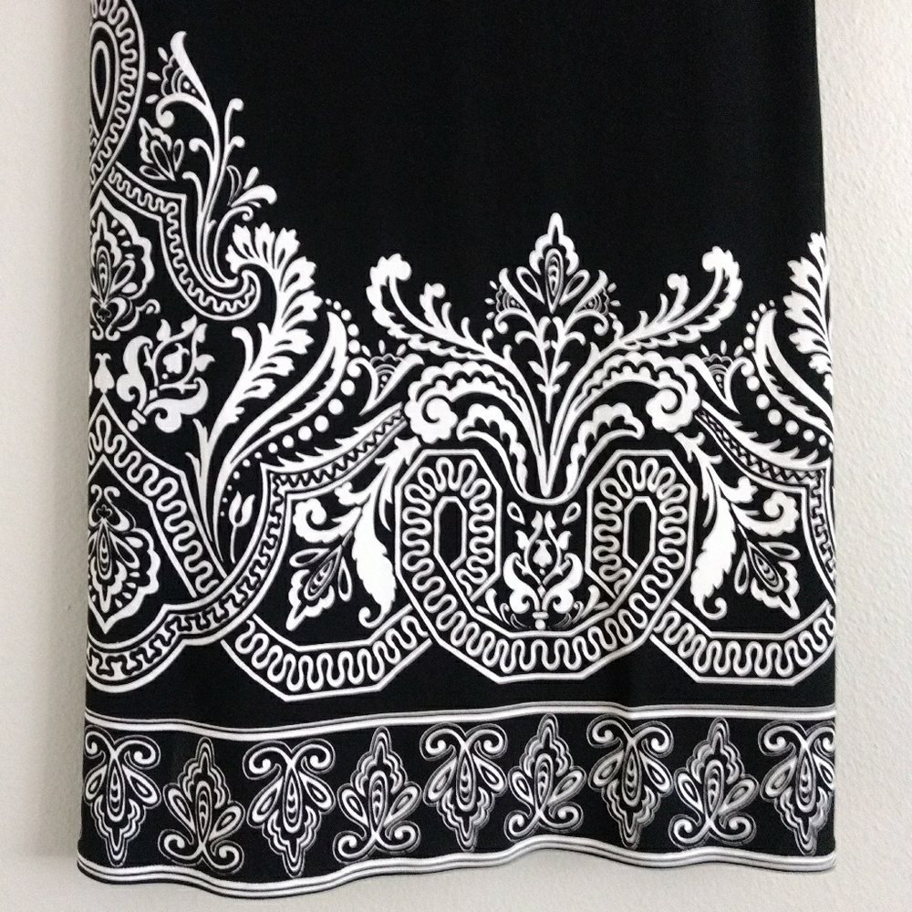 Dress - Picture 4 of 4