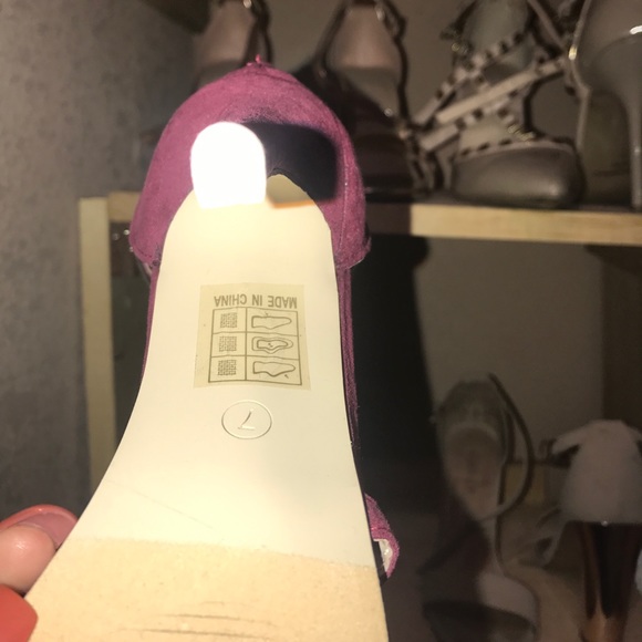 Heels - Picture 4 of 4