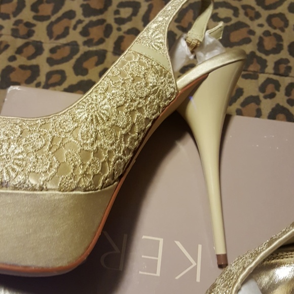 Brand NWB peeptoe slingback gold pumps - Picture 2 of 4