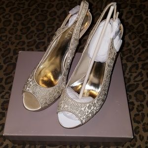 Brand NWB peeptoe slingback gold pumps