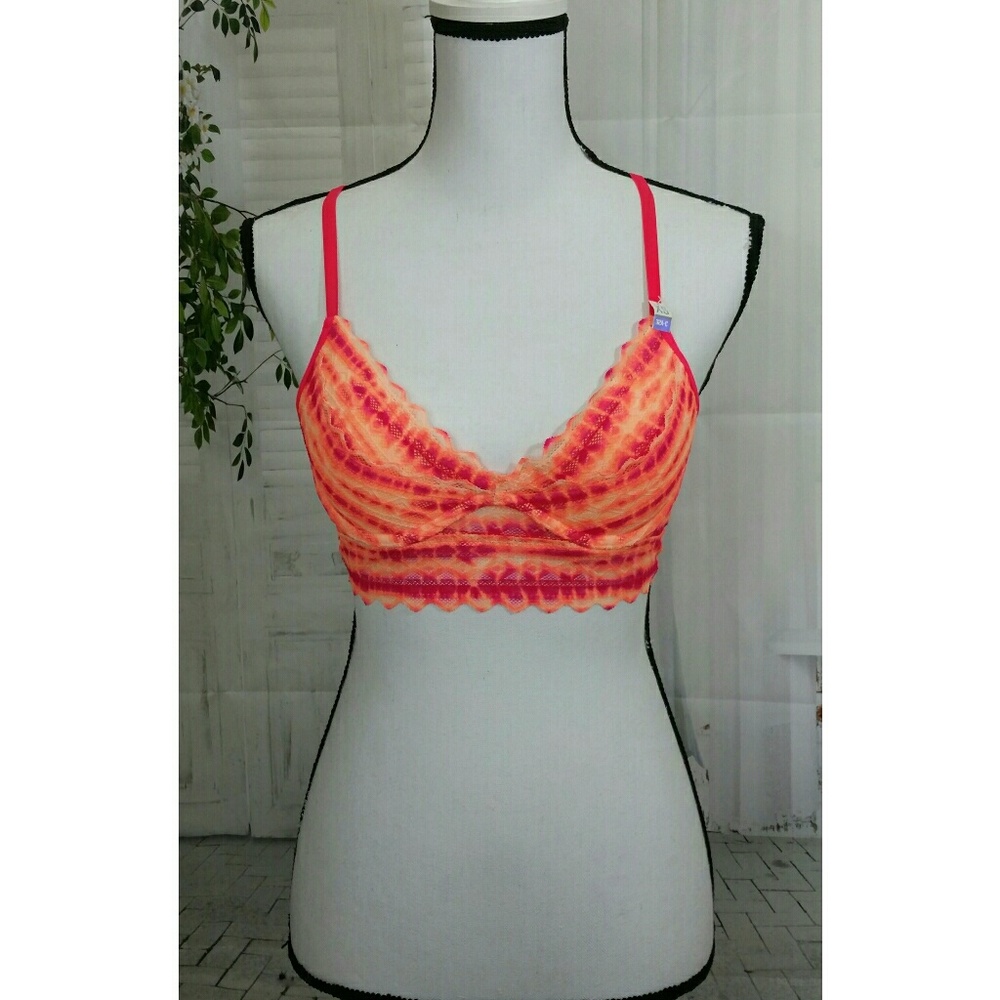 New! VS Racerback Bra Size XS $17
