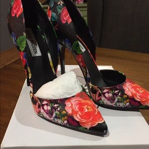 Steve Madden floral heels