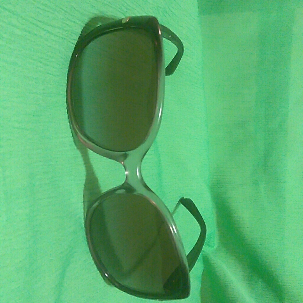 Prada sunglasses spr080