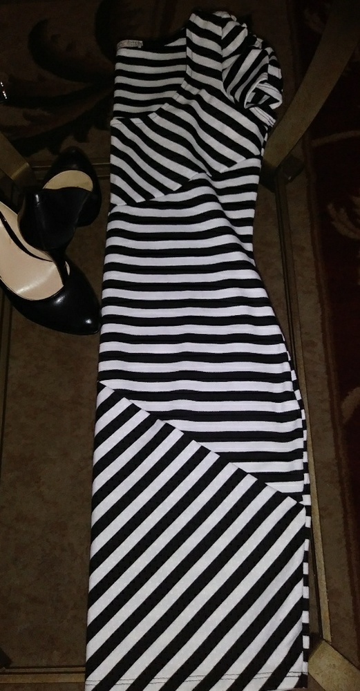 GUC💕BLACK AND WHITE DRESS