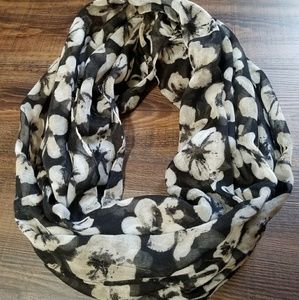 Black and white infinity