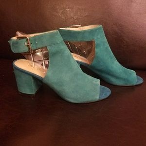 Nine West Turquoise Suede Peep Toe Shoetie!