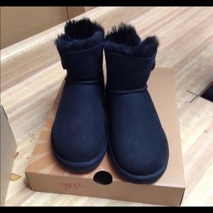Black Mini Bailey Button Uggs II