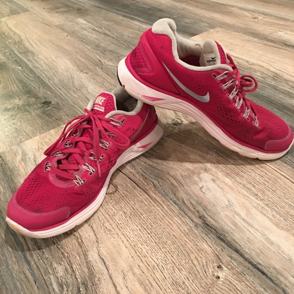 Hot PiNk NIKE lunarglide 4 : size 8