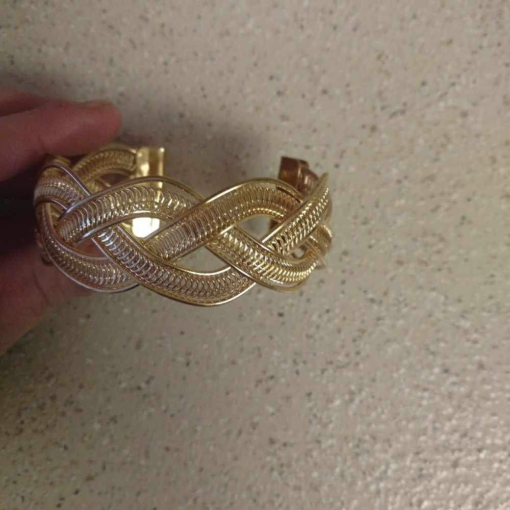 GORGEOUS RARE 1930S REAL GOLD BRACELET