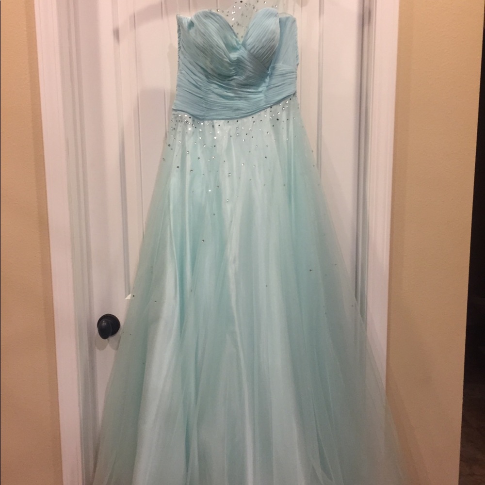 Pale blue long Prom dress/Ball gown