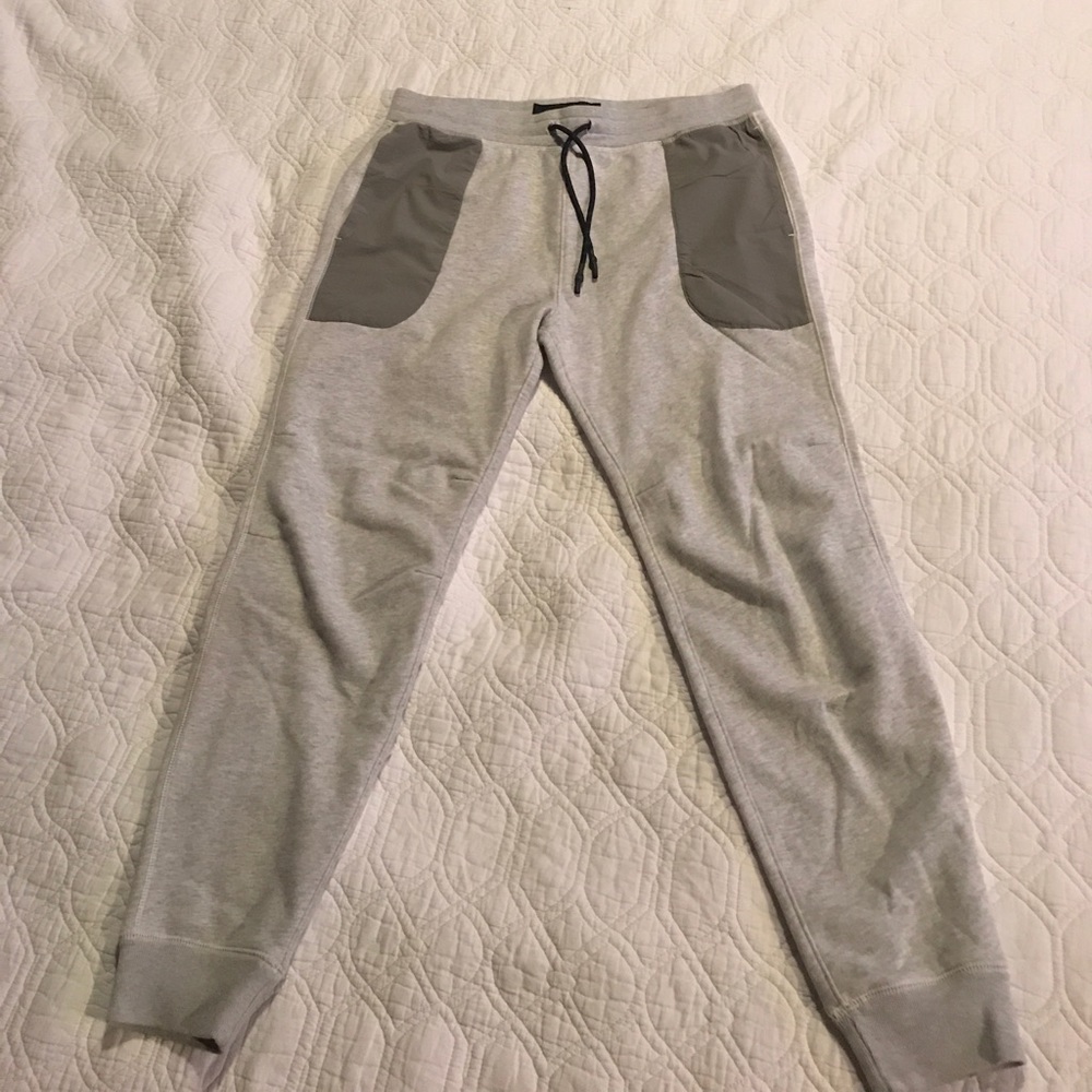 Abercrombie joggers. M