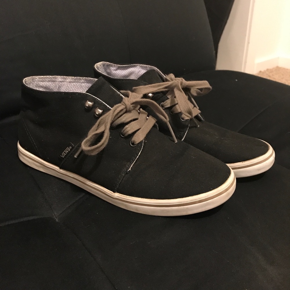 Black Vans, Ankle-Rise