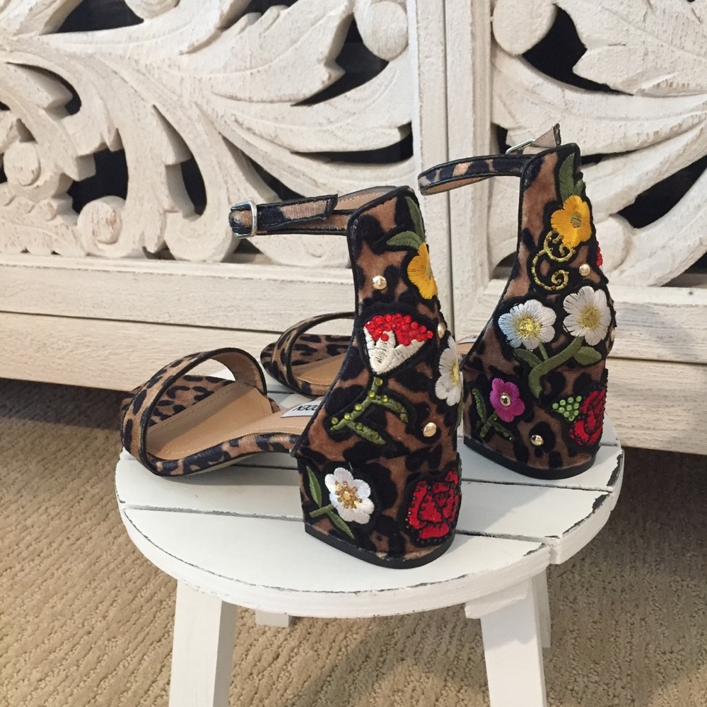 Steve Madden Inca Leopard Print Block Heel Sandals - Picture 6 of 8